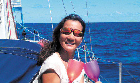 女子与丈夫驾帆船航行300天横渡太平洋(图)