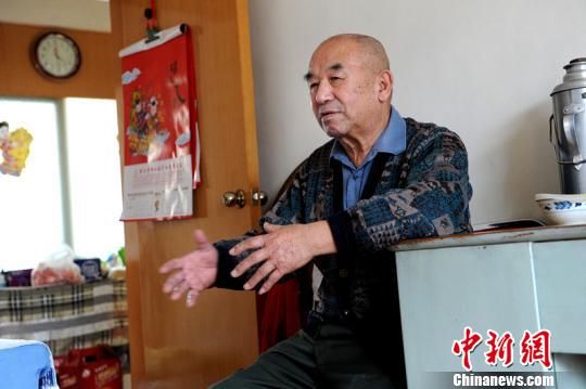 ���գ���³ľ�����˺����¹���·ʱ����һ�����⳵ײ���ڵأ���������ûʲô�����⣬����˾�����£��Ƹɲ������˵��¡� �쾰�� ��